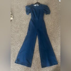 Denim jumpsuit with puffed sleeves